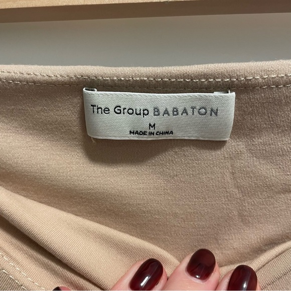 Jersey stretch pencil skirt from Babaton - Picture 3 of 4